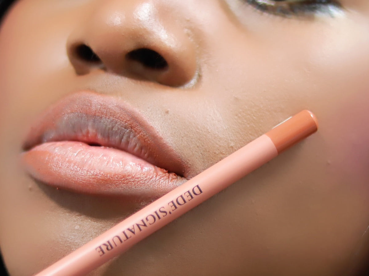 PETAL LIP LINER