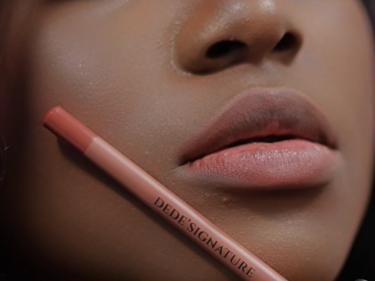 PEACH LIP LINER