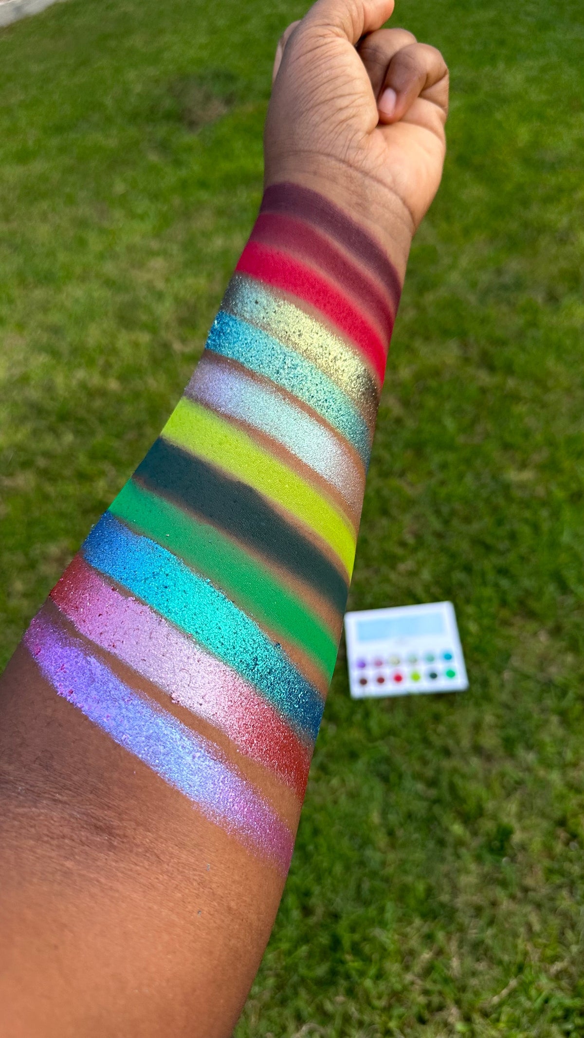 Jingle Bell Ruby Eyeshadow Palette (NON MAGNETIC)